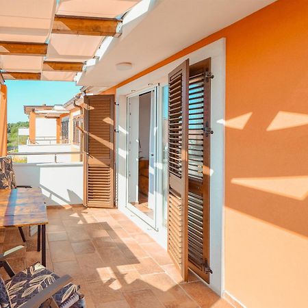 Apartment Dertil Premantura Kültér fotó